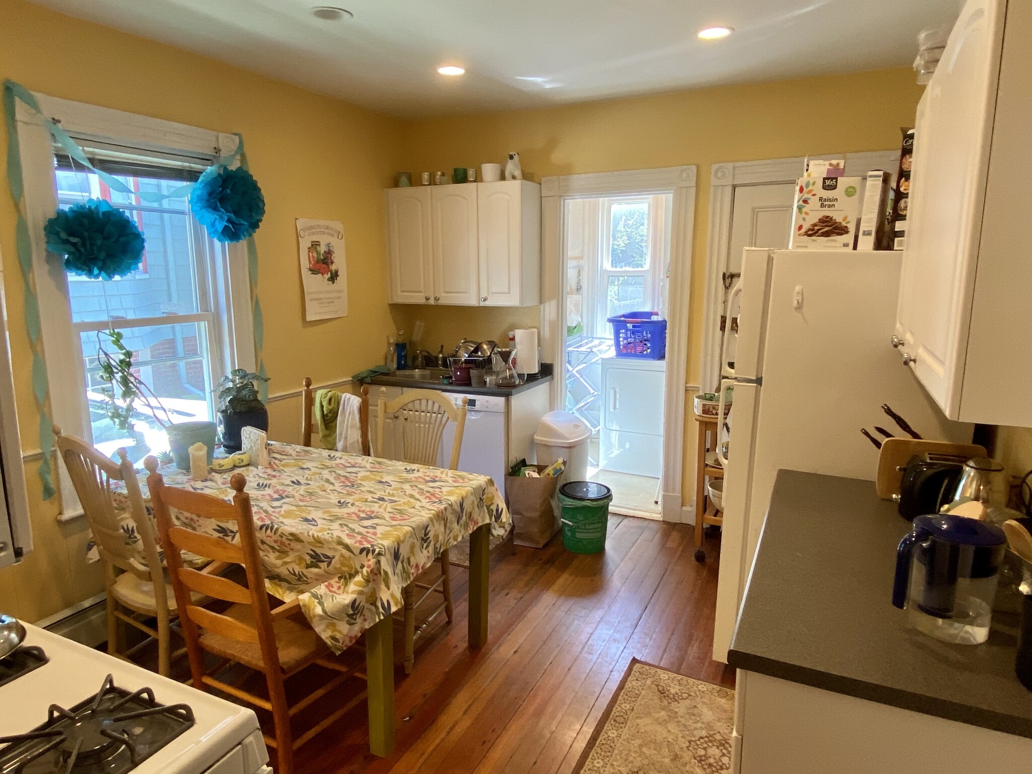 2 bed, 1 bath apartment for rent at 10 Clifton St Unit 1A, Powder House Square — photo 3 of 16