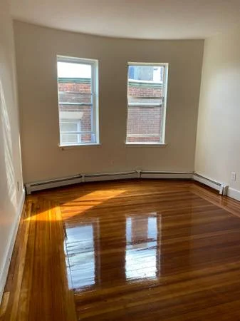 3 bed, 1 bath apartment for rent at 10 Codman Park Unit 5, Roxbury — photo 4 of 8