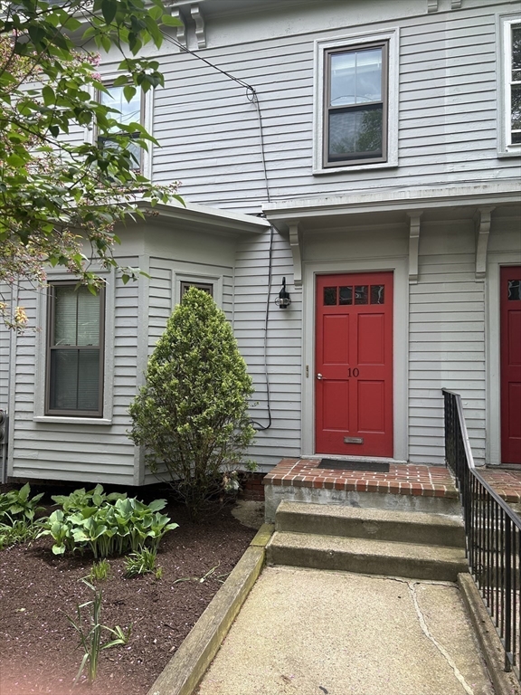 2 bed, 1 bath apartment for rent at 10 Cogswell Ave Unit 2, Cambridge — photo 15 of 16