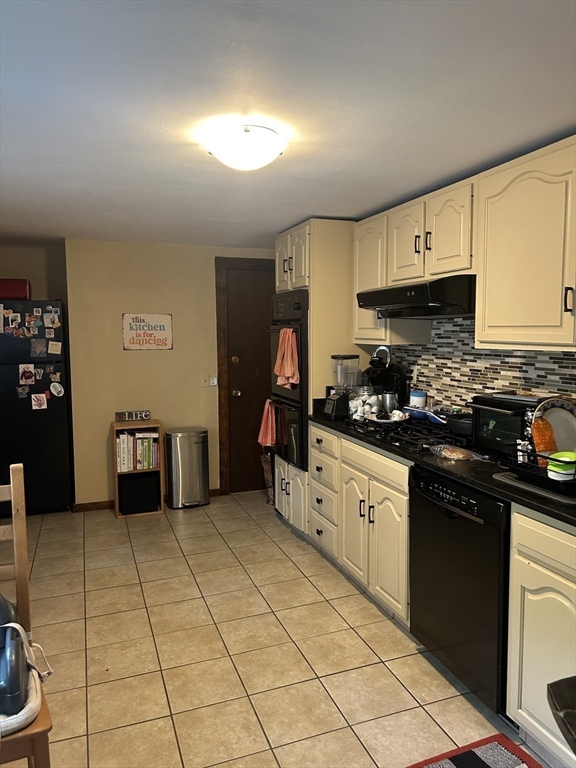 2 bed, 1 bath apartment for rent at 10 Cogswell Ave Unit 2, Cambridge — photo 7 of 16