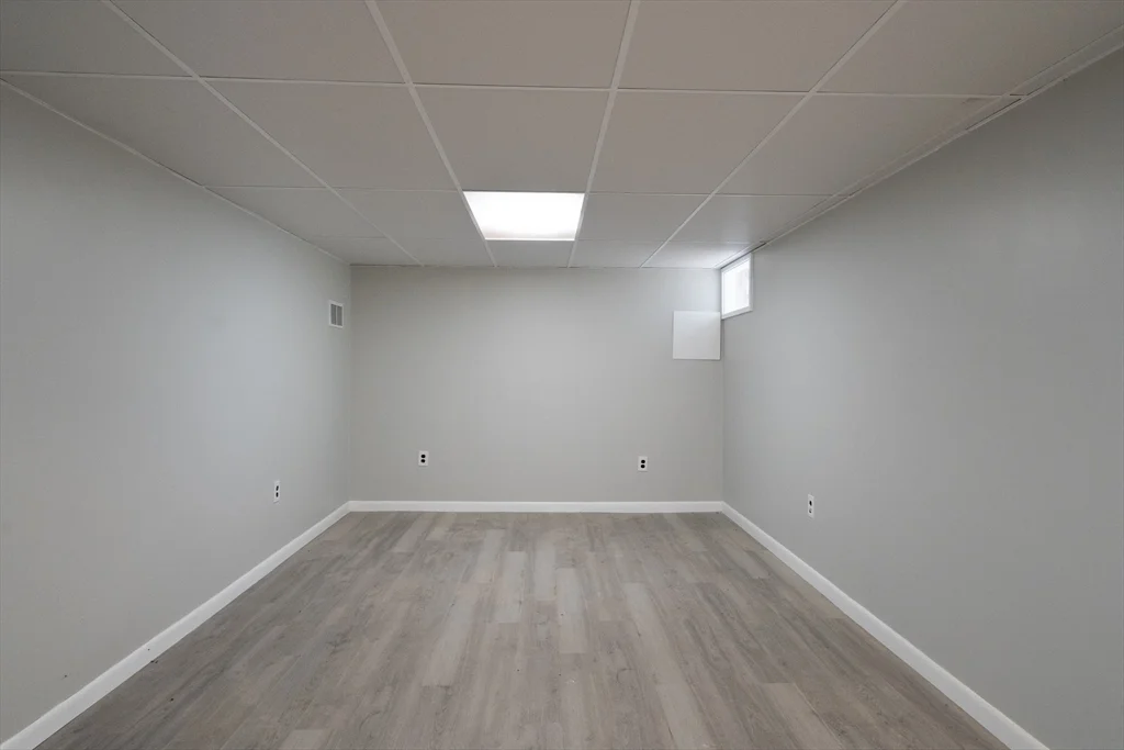 4 bed, 2 bath apartment for rent at 10 Colburn St, Waltham — photo 19 of 26
