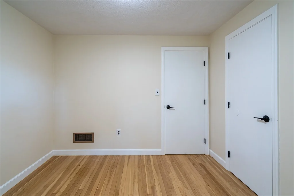 4 bed, 2 bath apartment for rent at 10 Colburn St, Waltham — photo 18 of 26