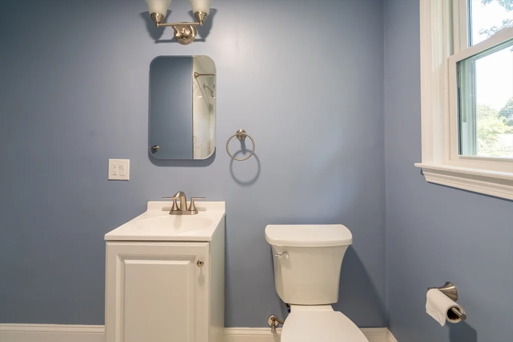 4 bed, 2 bath apartment for rent at 10 Colburn St, Waltham — photo 8 of 26