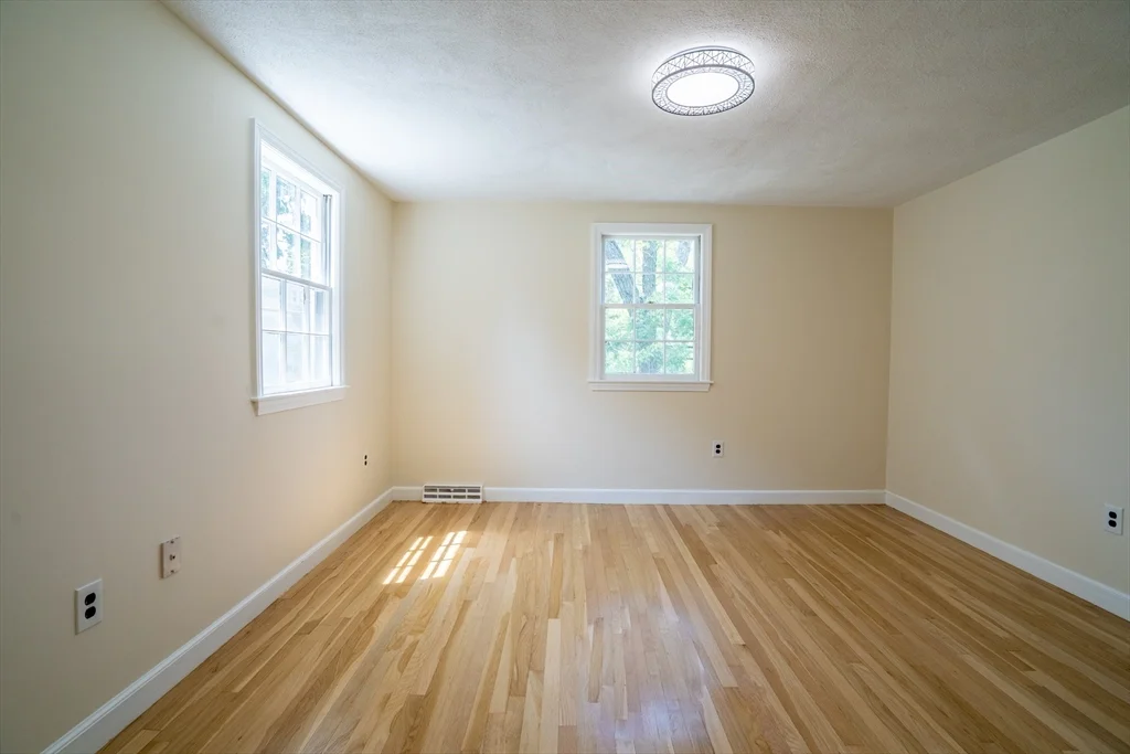 4 bed, 2 bath apartment for rent at 10 Colburn St, Waltham — photo 12 of 26