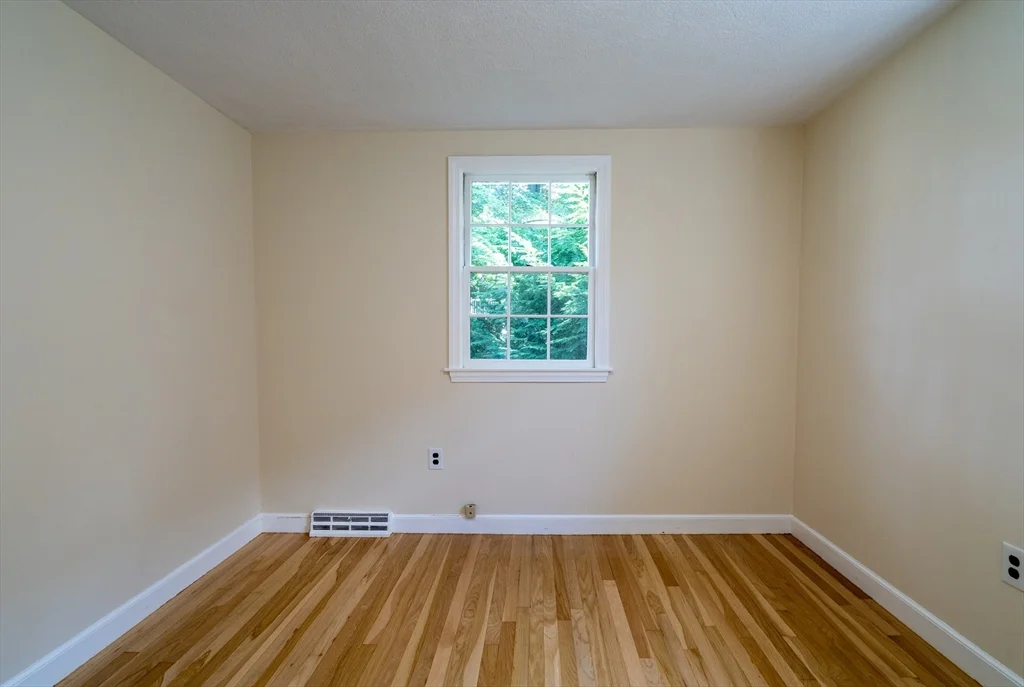 4 bed, 2 bath apartment for rent at 10 Colburn St, Waltham — photo 10 of 26