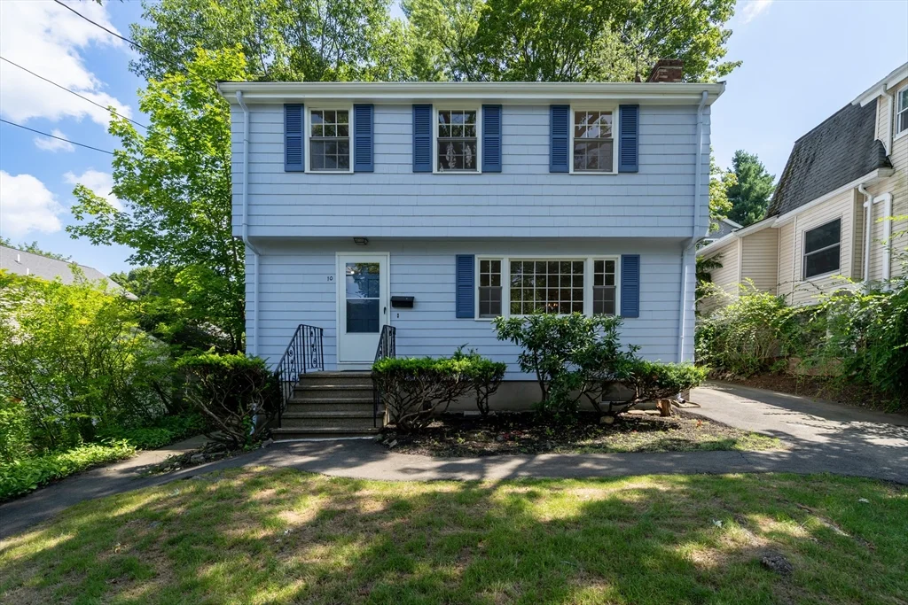 4 bed, 2 bath apartment for rent at 10 Colburn St, Waltham — photo 1 of 26