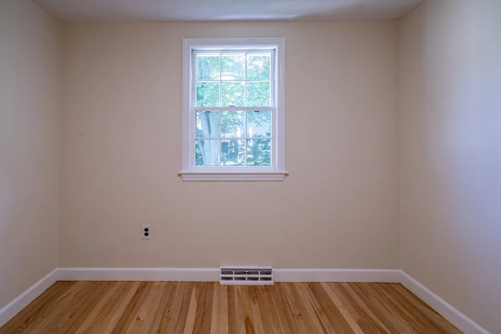 4 bed, 2 bath apartment for rent at 10 Colburn St, Waltham — photo 16 of 26