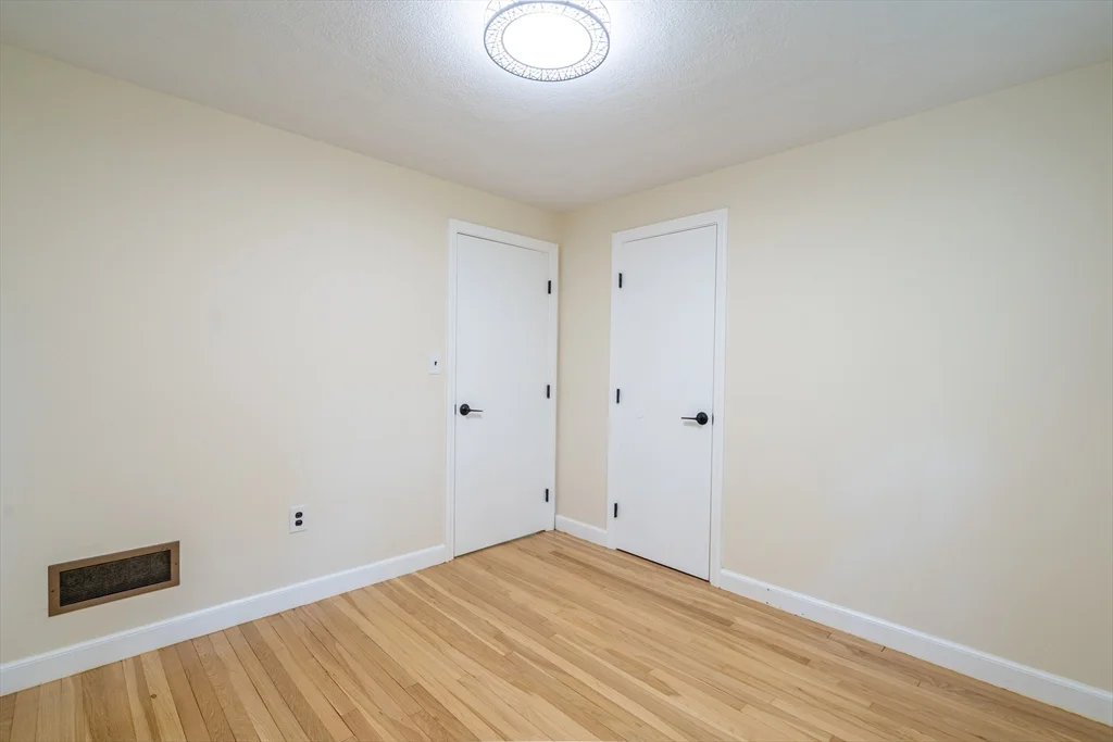 4 bed, 2 bath apartment for rent at 10 Colburn St, Waltham — photo 17 of 26