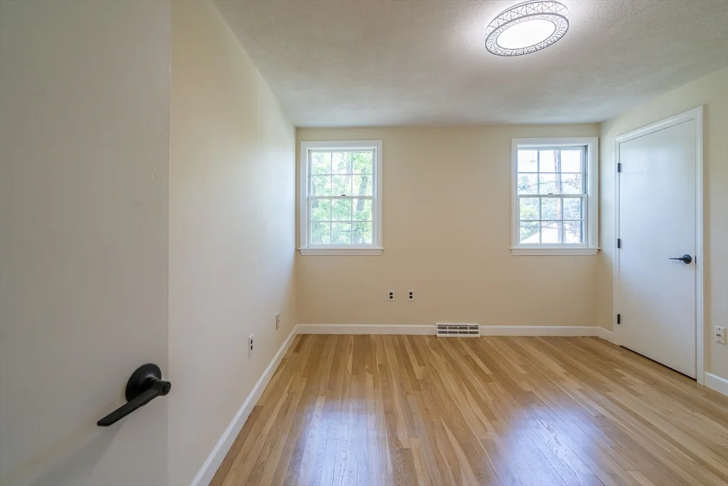 4 bed, 2 bath apartment for rent at 10 Colburn St, Waltham — photo 14 of 26