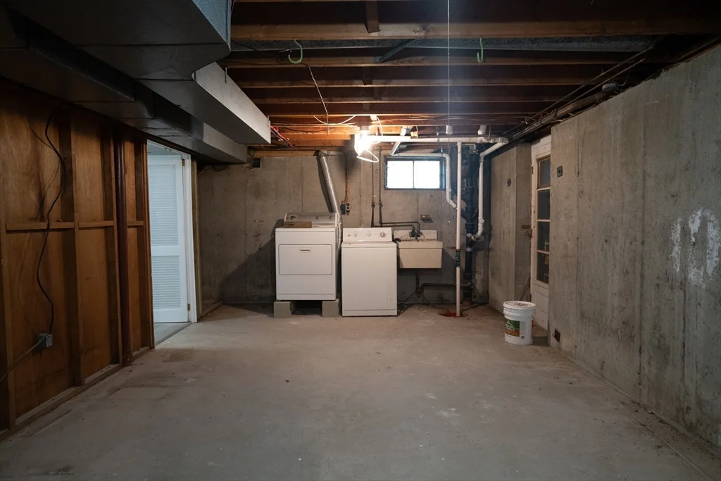 4 bed, 2 bath apartment for rent at 10 Colburn St, Waltham — photo 21 of 26