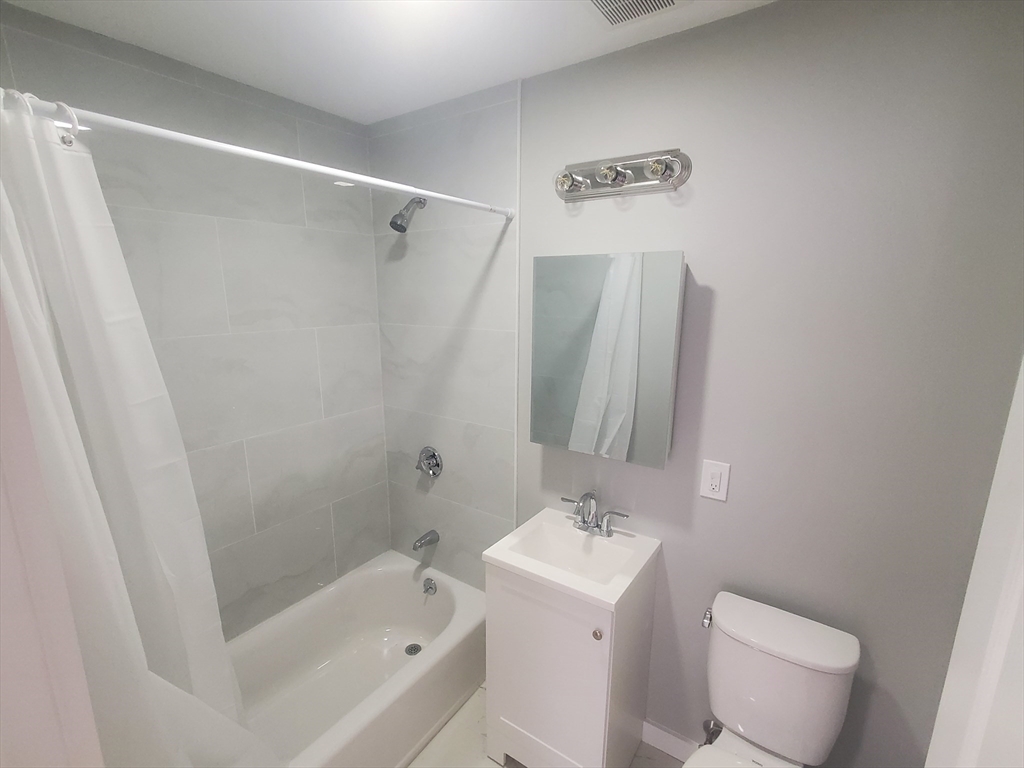 2 bed, 1 bath apartment for rent at 10 Copeland St Unit 402, Quincy — photo 11 of 14