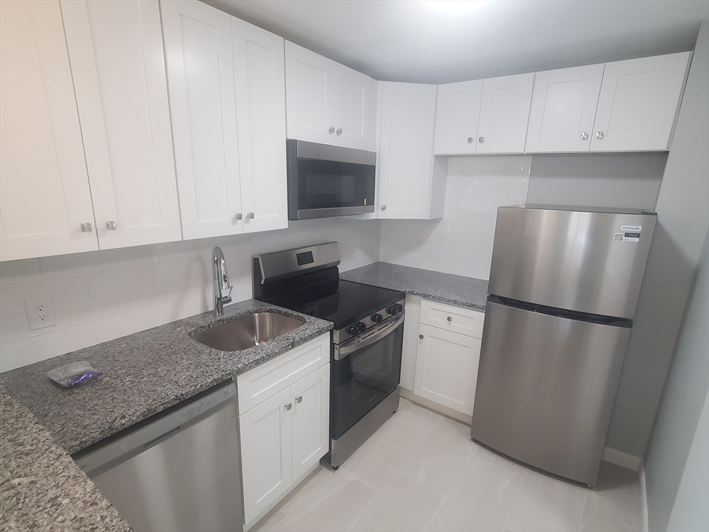 2 bed, 1 bath apartment for rent at 10 Copeland St Unit 402, Quincy — photo 1 of 14