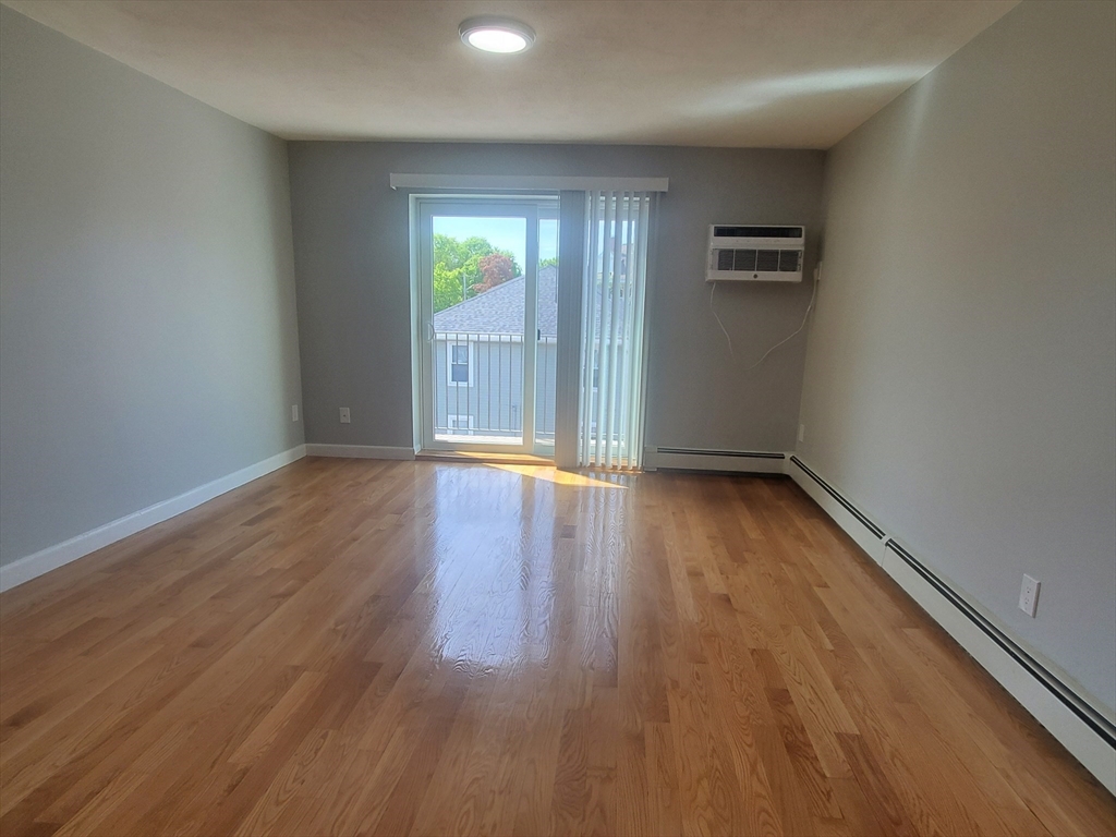 2 bed, 1 bath apartment for rent at 10 Copeland St Unit 402, Quincy — photo 4 of 14