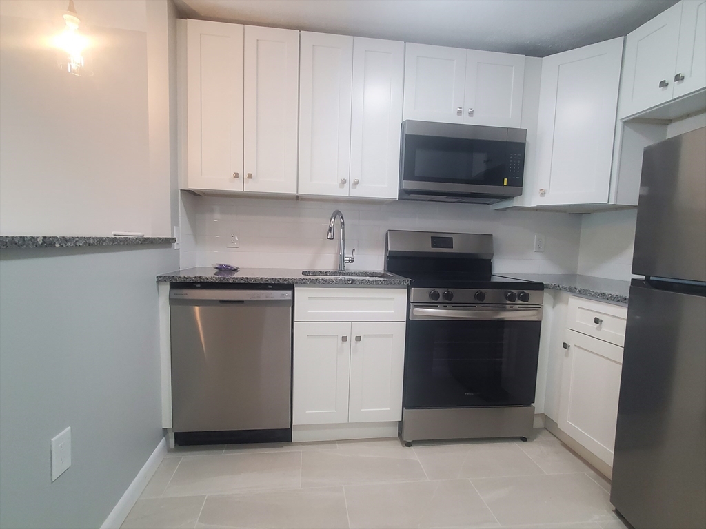 2 bed, 1 bath apartment for rent at 10 Copeland St Unit 402, Quincy — photo 2 of 14
