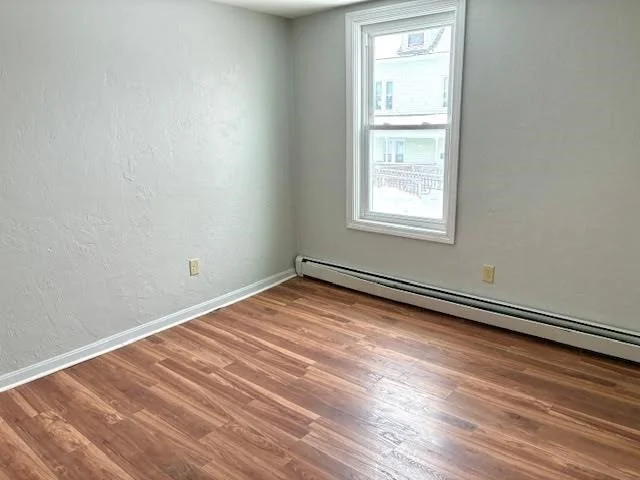 3 bed, 1 bath apartment for rent at 10 Cottage St Unit 1, WPI — photo 11 of 23