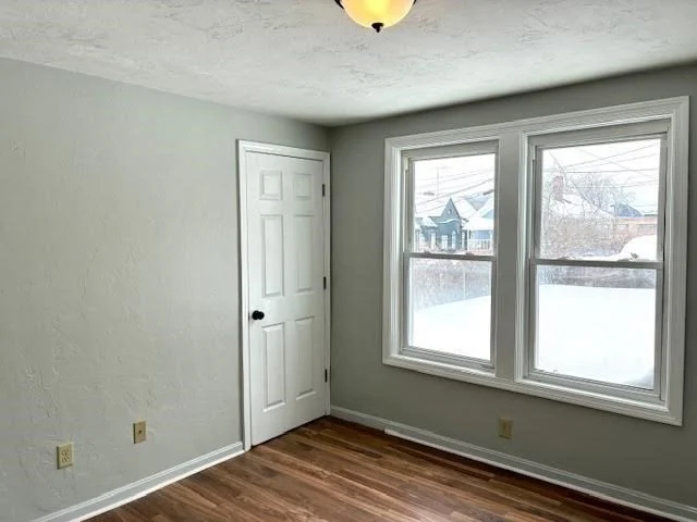 3 bed, 1 bath apartment for rent at 10 Cottage St Unit 1, WPI — photo 6 of 23