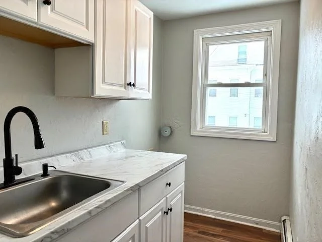 3 bed, 1 bath apartment for rent at 10 Cottage St Unit 1, WPI — photo 16 of 23