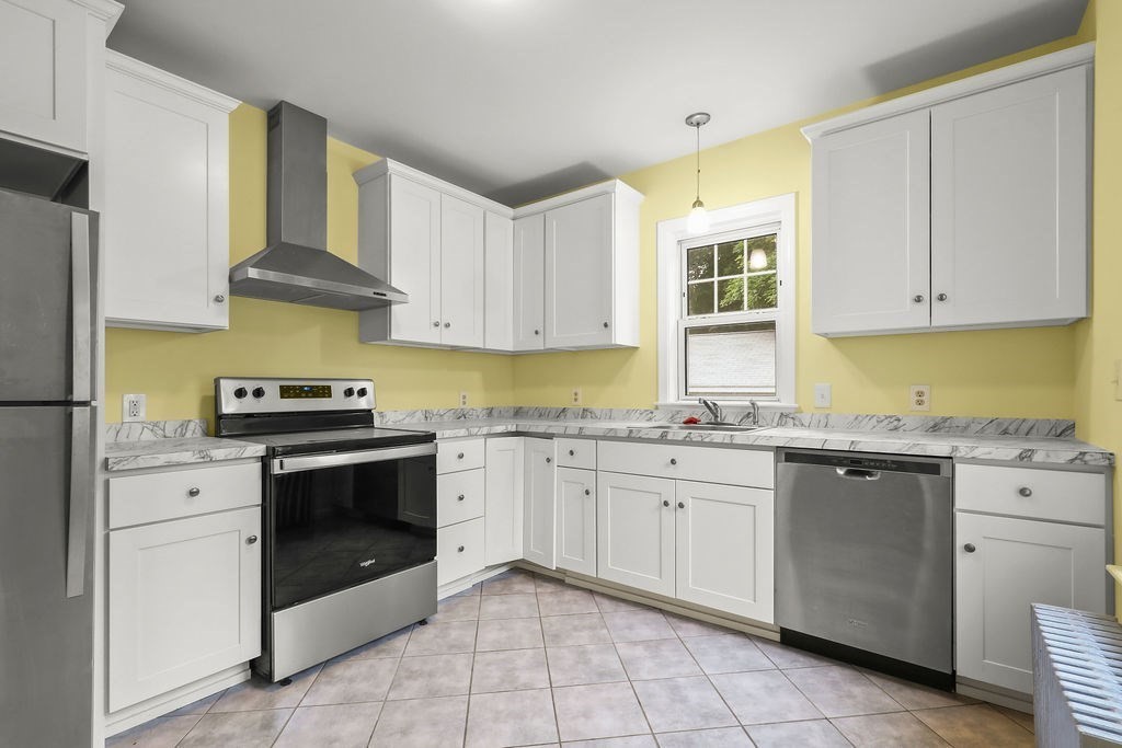 2 bed, 1 bath apartment for rent at 10 Cottage St Unit 10, Attleboro Falls — photo 4 of 32
