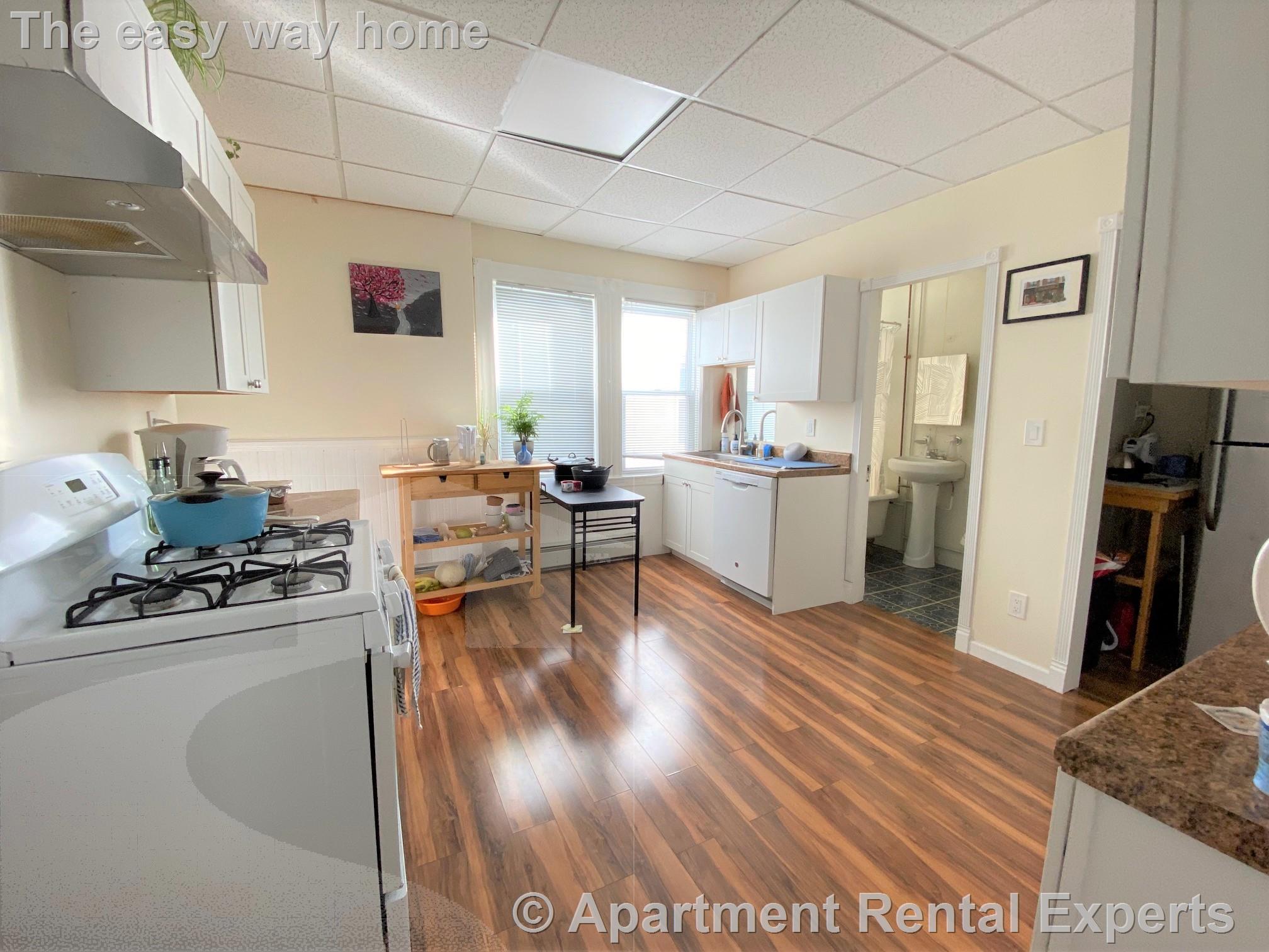 2 bed, 1 bath apartment for rent at 10 Craigie St Unit 5, Porter Square — photo 4 of 13