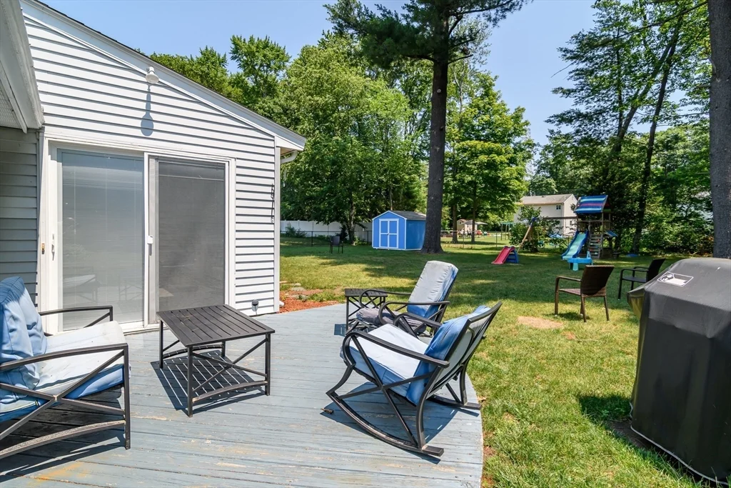 3 bed, 2 bath apartment for rent at 10 Curtis Rd, Natick — photo 23 of 26