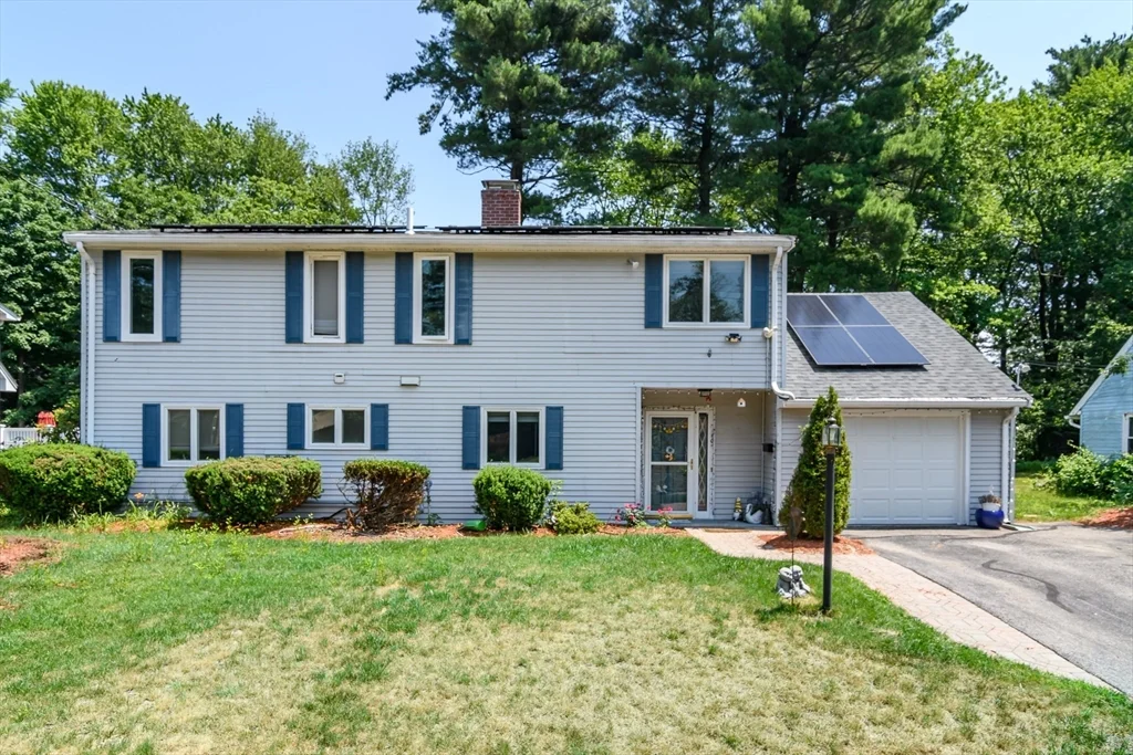 3 bed, 2 bath apartment for rent at 10 Curtis Rd, Natick — photo 1 of 26