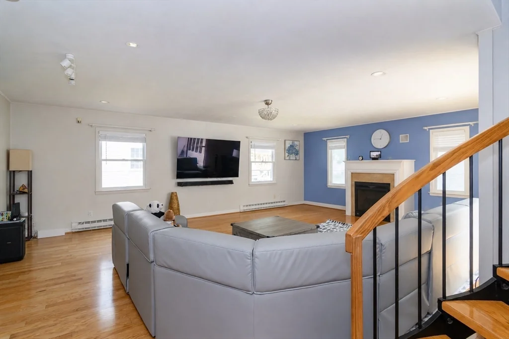 3 bed, 2 bath apartment for rent at 10 Curtis Rd, Natick — photo 10 of 26