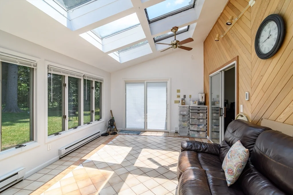 3 bed, 2 bath apartment for rent at 10 Curtis Rd, Natick — photo 11 of 26