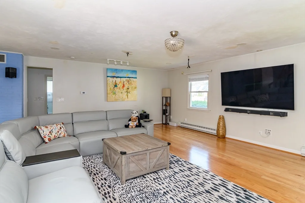 3 bed, 2 bath apartment for rent at 10 Curtis Rd, Natick — photo 7 of 26