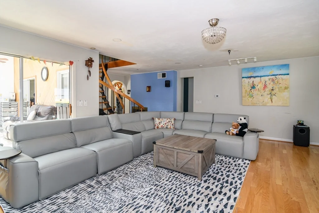 3 bed, 2 bath apartment for rent at 10 Curtis Rd, Natick — photo 8 of 26