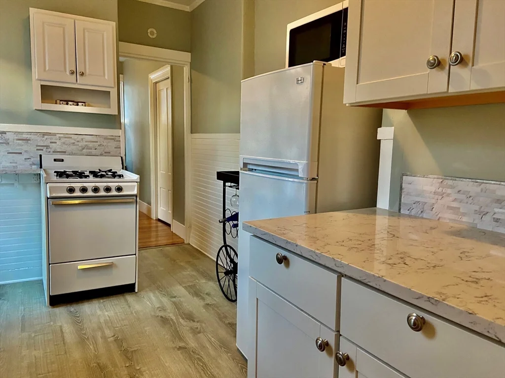 1 bed, 1 bath apartment for rent at 10 Cushman St Unit 4, Downtown — photo 10 of 13