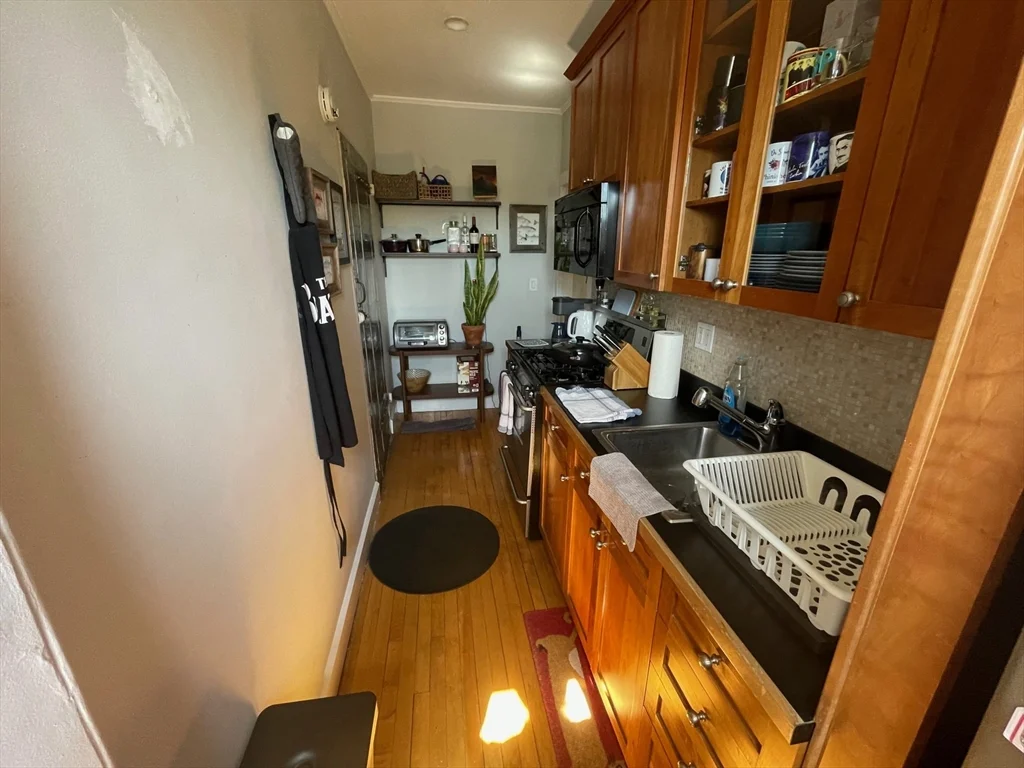 1 bed, 1 bath apartment for rent at 10 Dana St Unit 306, Mid-Cambridge — photo 7 of 12