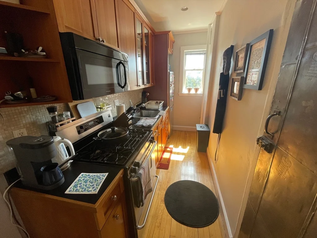 1 bed, 1 bath apartment for rent at 10 Dana St Unit 306, Mid-Cambridge — photo 6 of 12