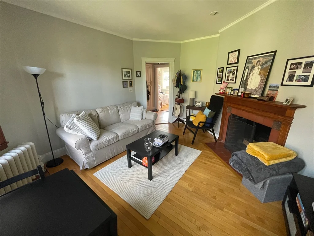 1 bed, 1 bath apartment for rent at 10 Dana St Unit 306, Mid-Cambridge — photo 3 of 12
