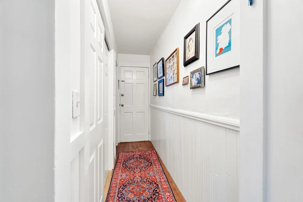 3 bed, 1 bath apartment for rent at 10 Daniels St Unit 2, Salem — photo 4 of 25