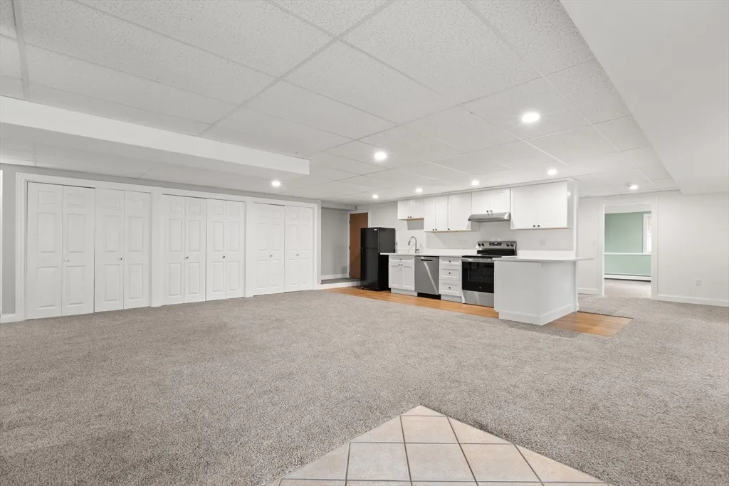 1 bed, 1 bath apartment for rent at 10 Deer Hill Farm Rd Unit A, Essex — photo 7 of 18