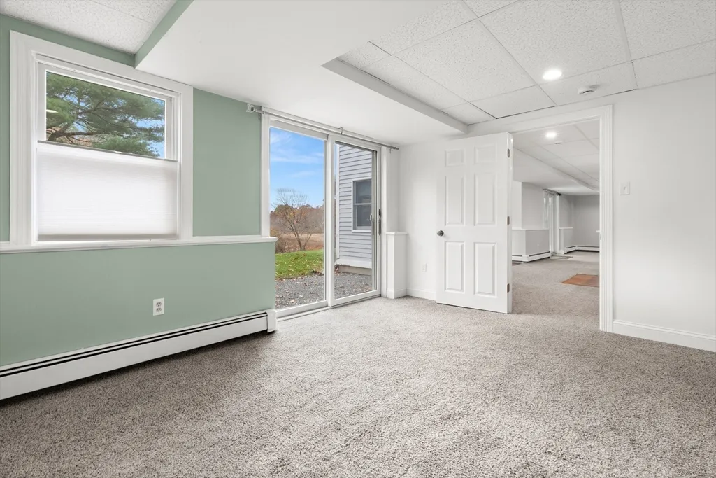 1 bed, 1 bath apartment for rent at 10 Deer Hill Farm Rd Unit A, Essex — photo 11 of 18