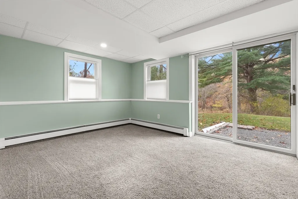 1 bed, 1 bath apartment for rent at 10 Deer Hill Farm Rd Unit A, Essex — photo 10 of 18
