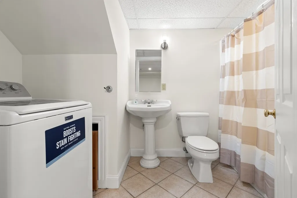 1 bed, 1 bath apartment for rent at 10 Deer Hill Farm Rd Unit A, Essex — photo 13 of 18