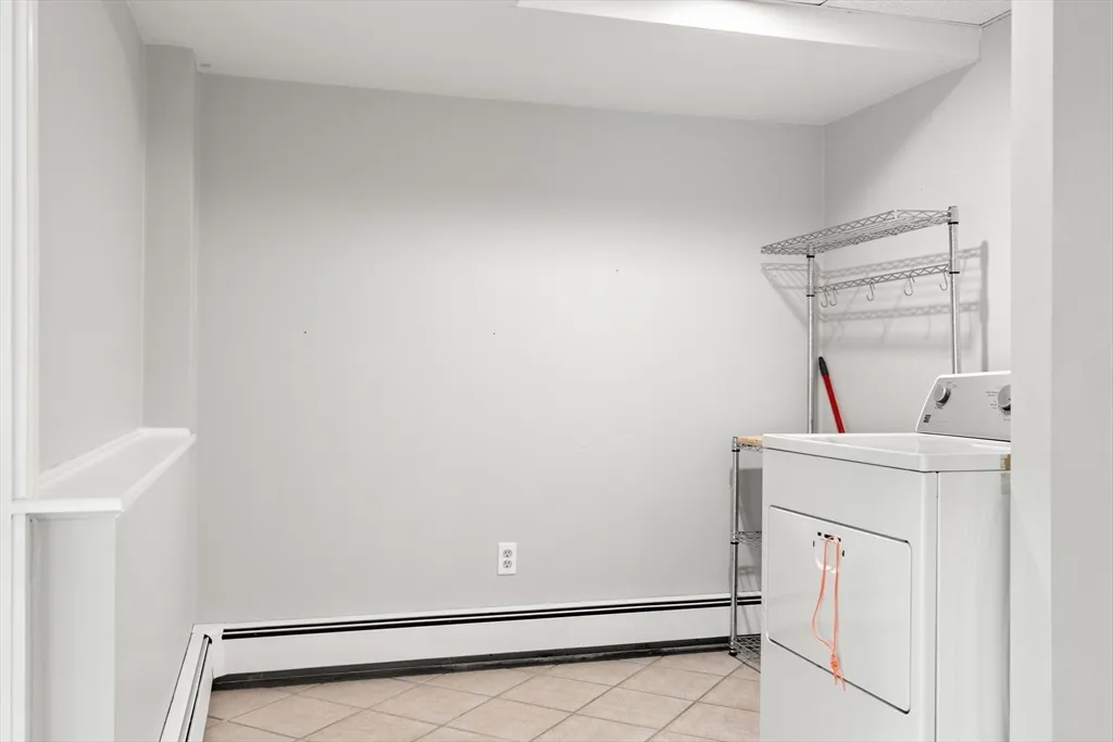 1 bed, 1 bath apartment for rent at 10 Deer Hill Farm Rd Unit A, Essex — photo 15 of 18