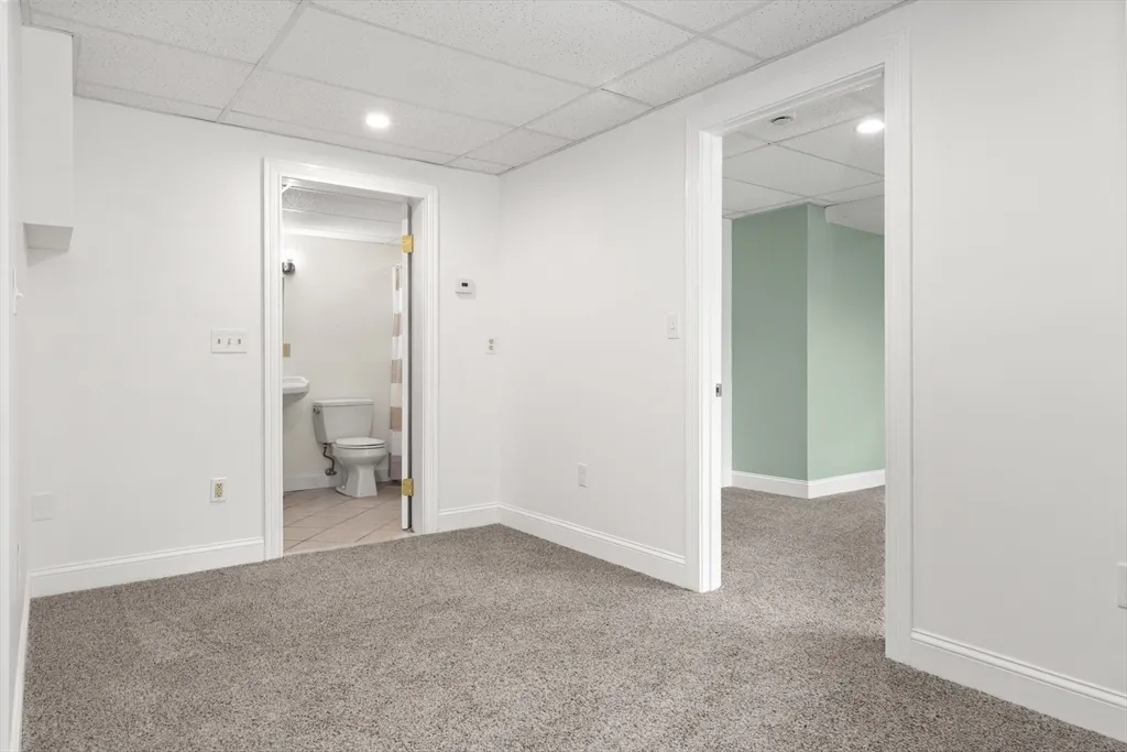 1 bed, 1 bath apartment for rent at 10 Deer Hill Farm Rd Unit A, Essex — photo 12 of 18