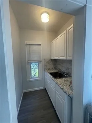 3 bed, 2 bath apartment for rent at 10 Delaware Unit 2, East Somerville — photo 13 of 32