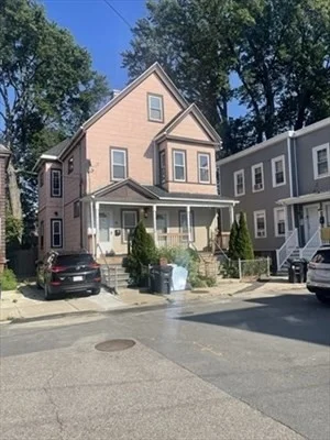 3 bed, 2 bath apartment for rent at 10 Delaware Unit 2, East Somerville