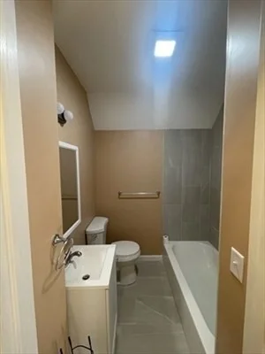 3 bed, 2 bath apartment for rent at 10 Delaware Unit 2, East Somerville — photo 26 of 32