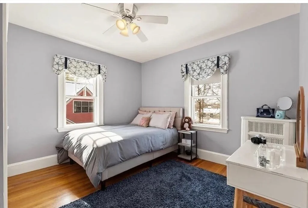 3 bed, 1 bath apartment for rent at 10 Dexter Rd, Lexington — photo 8 of 10