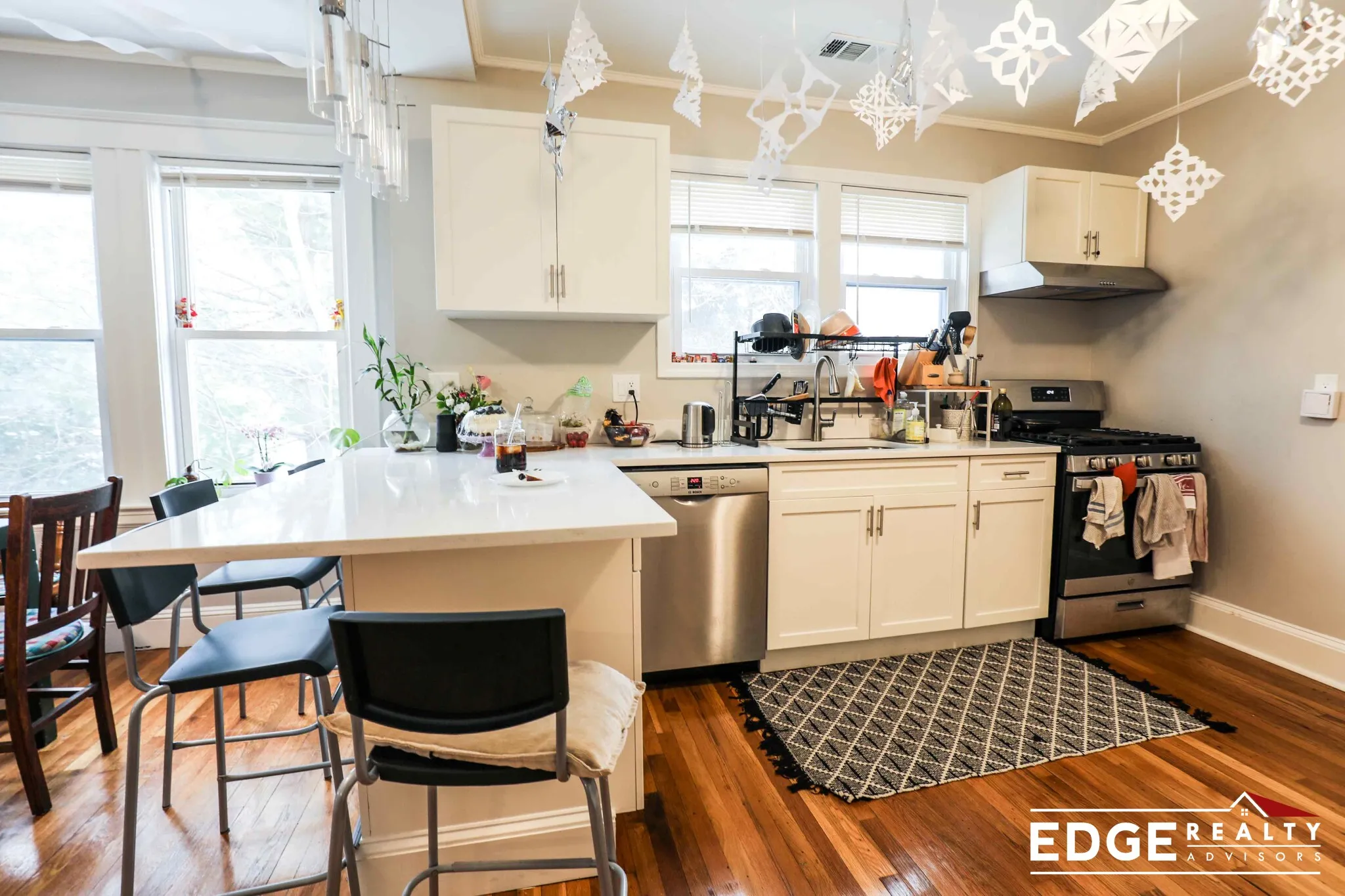 4 bed, 2 bath apartment for rent at 10 Donnybrook Rd Unit 2B, Brighton — photo 2 of 14