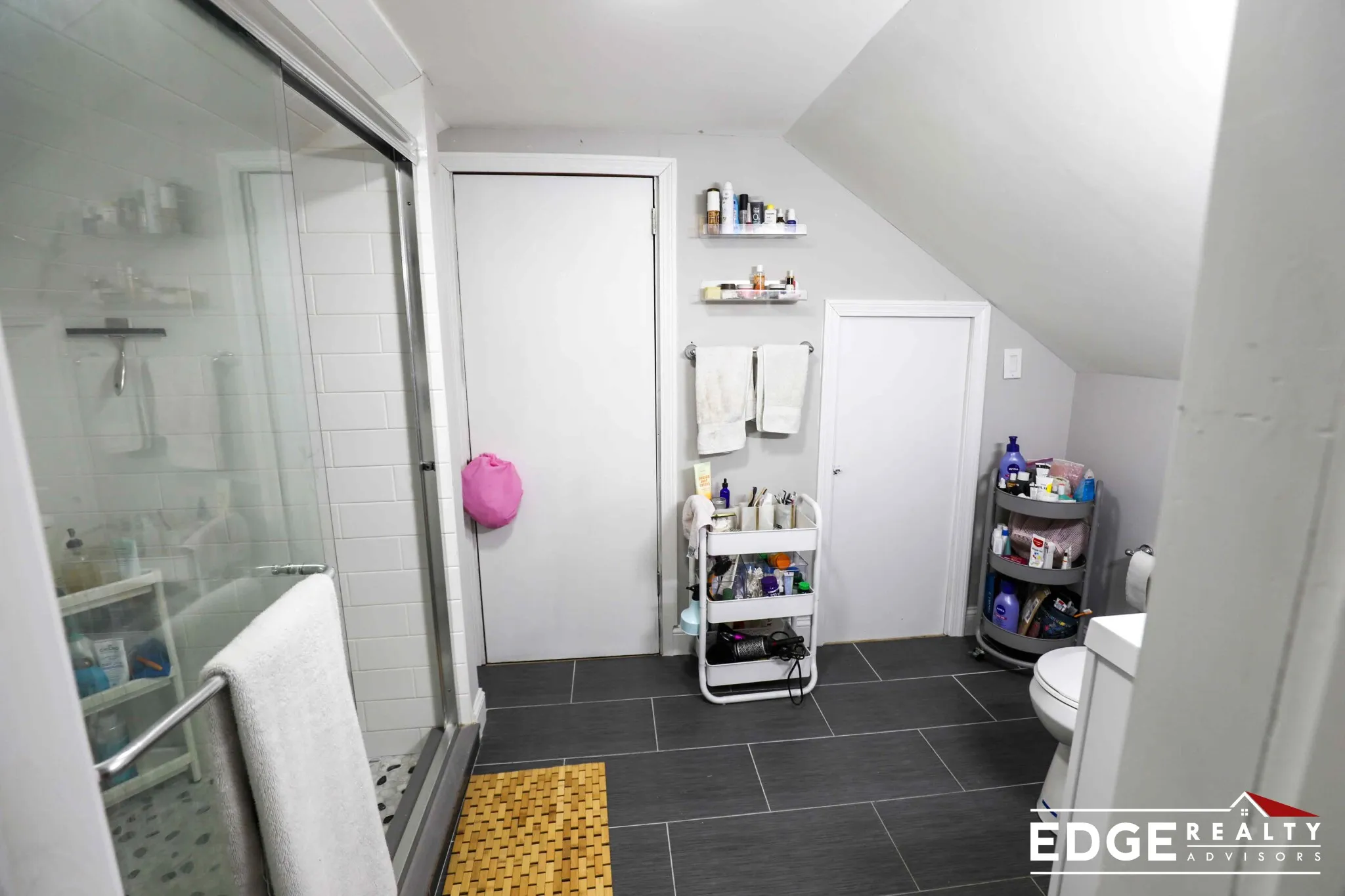 4 bed, 2 bath apartment for rent at 10 Donnybrook Rd Unit 3, Brighton — photo 13 of 14