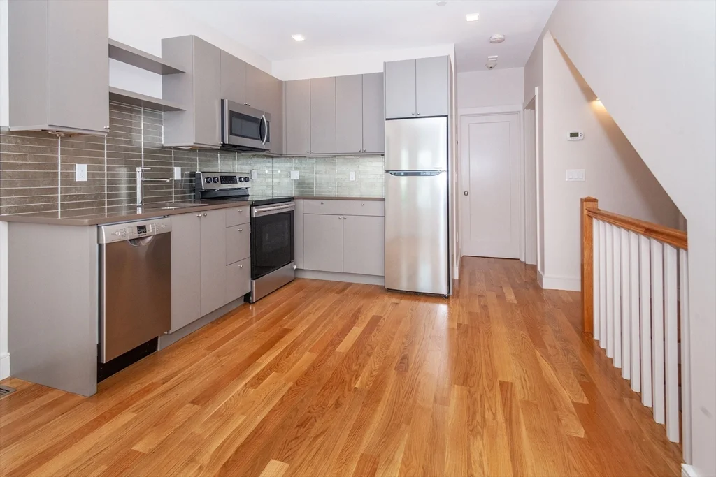 2 bed, 2 bath apartment for rent at 10 Dover Unit 1, North Cambridge — photo 2 of 11