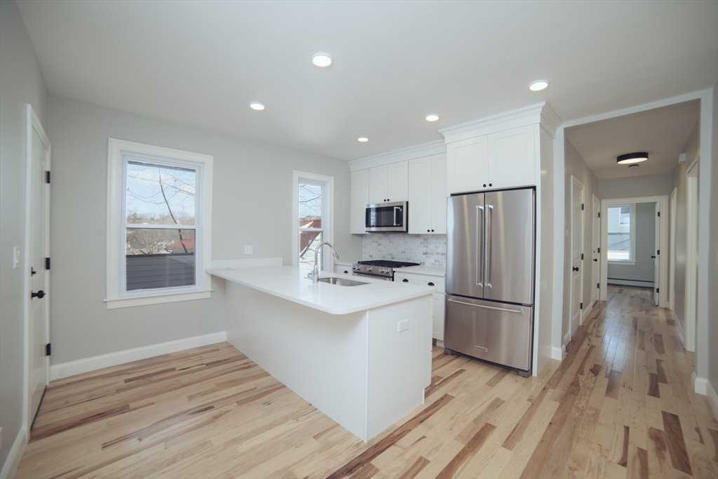 2 bed, 1.5 bath apartment for rent at 10 Duffley Ct Unit 1, Chestnut Hill — photo 3 of 33