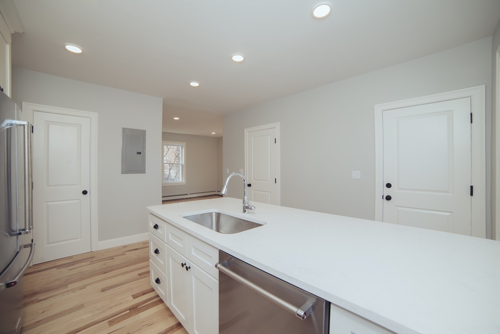 2 bed, 1.5 bath apartment for rent at 10 Duffley Ct Unit 1, Chestnut Hill — photo 6 of 33