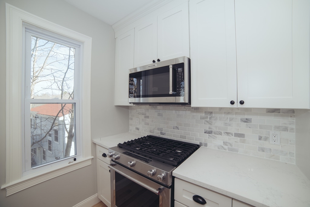 2 bed, 1.5 bath apartment for rent at 10 Duffley Ct Unit 1, Chestnut Hill — photo 8 of 33
